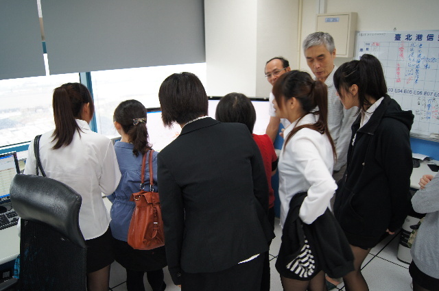 2011/11/11貿易與物流系列實務參訪(台北港)圖片