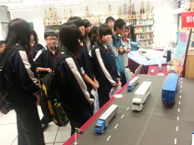 2012/03/28新興國中參與飛機模型展圖片